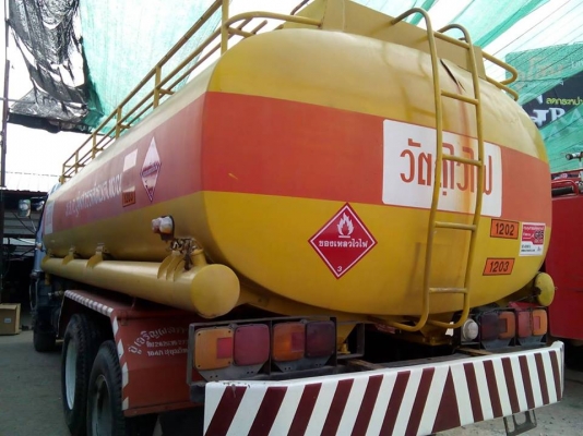 **ขายแล้วครับขอบคุณ Truck2hand ขาย ถังบรรจุน้ำมัน ถังเหล็กขนาดบรรจุ 15,000 ลิตร(หนึ่งหมื่นห้าพันลิตร) ช่องละ3,000 จำนวน5 ช่อง แบบโหลดล่าง ถังสภาพสวย ไม่มีผุ เหล็กหนา แข็งแรง ใช้งานปกติ ทุกส่วน ทรงสวย สีสันสวย พร้อมใช้งาน ราคาต่อรองได้เด้อ พี