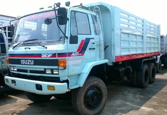 ขาย ROCKY 210 วางเครื่อง 270 แรงม้า โบอินเตอร์ เกียร์ Easton คัสซีสวยตลอดเส้น เบรคทิฟฟี่แล้ว มีระบบลากพ่วง ทะเบียนพร้อมโอนครับ