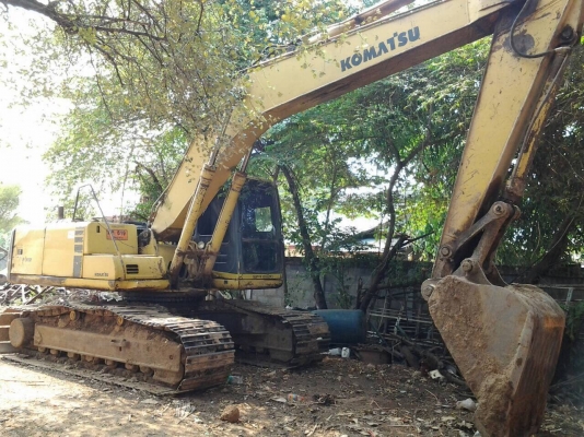 ขายแบคโฮ KOMATSU PC200-6 เอกสารเล่มทะเบียน รถใช้งานอยู่ทุกวัน เครื่องแน่น ปั้มแรง เอวแน่นไม่หลวม แทรคดี ราคาต่อรองได้ครับ