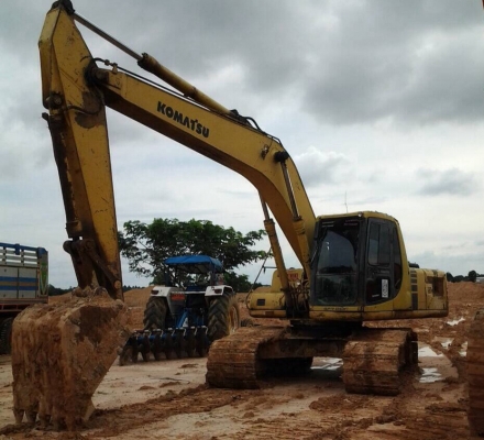 ขายแบคโฮ KOMATSU PC200-6 เอกสารเล่มทะเบียน รถใช้งานอยู่ทุกวัน เครื่องแน่น ปั้มแรง เอวแน่นไม่หลวม แทรคดี ราคาต่อรองได้ครับ