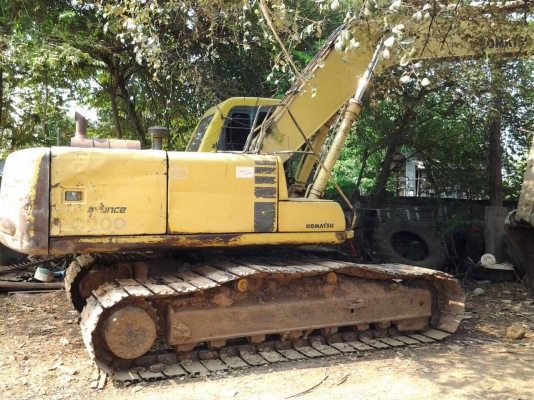 ขายแบคโฮ KOMATSU PC200-6 เอกสารเล่มทะเบียน รถใช้งานอยู่ทุกวัน เครื่องแน่น ปั้มแรง เอวแน่นไม่หลวม แทรคดี ราคาต่อรองได้ครับ