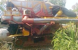 ขายด่วน รถเกี่ยวข้าวศักดิ์พัฒนา รุ่น บิ๊ก 37 เครื่องยนต์ 220 HP 6D17 เครื่องแน่นแรงดีไม่มีเยิ้ม อุ้ม 2.5 ตัน ปั๊มไดกิ้นเบอร์ 23 ช่วงล่างตัวเดิน 200 สภาพดีมากครับ พร้อมใช้งานได้เลย ราคาต่อรองได้ครับ