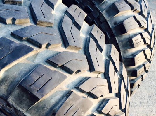 Maxxis Trepador MT-8060 ขนาด 35 12.5 r16 ดอก1.2เซ็นต์