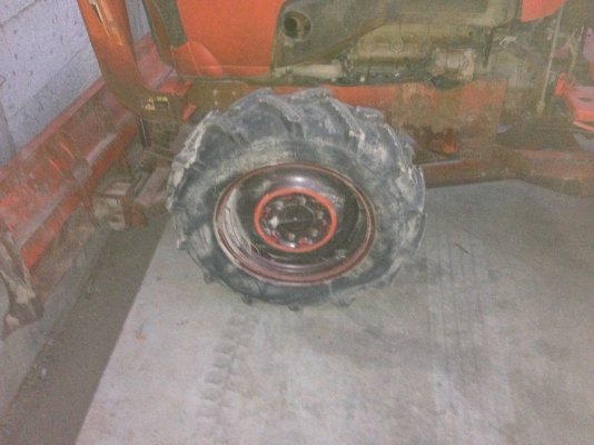 แทรคเตอร์ คูโบต้า L4708 พร้อมใบดันดินและโรตารี่