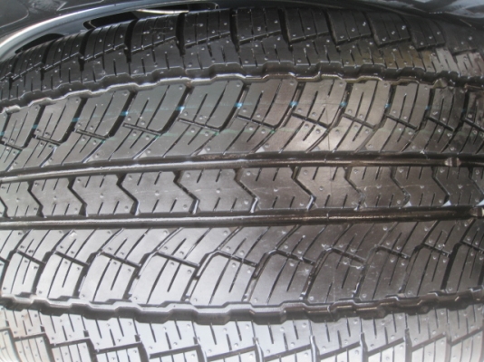 ขายล้อแม็กป้ายแดง NP300 Navara caliber 18" ยางปี14 สนใจติดต่อเล็กคลองสามครับ 081-3747940