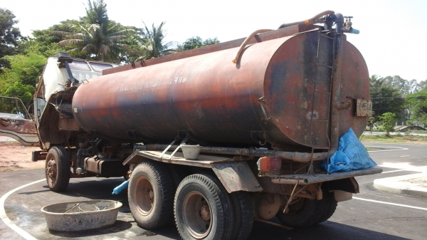 ขายรถสิบล้อFM177เครือง175แรง2เพลารถบรรทุกนํ้า15000ลิตร