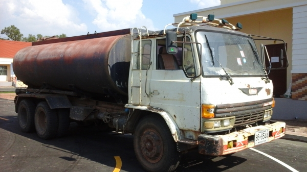 ขายรถสิบล้อFM177เครือง175แรง2เพลารถบรรทุกนํ้า15000ลิตร