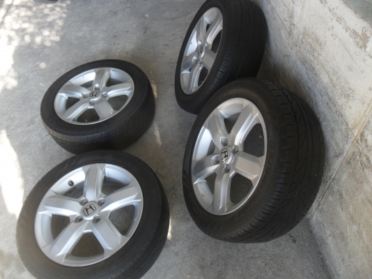 ล้อแม็ก 15นิ้ว 4รู100 ฮอนด้า พร้อมยาง สวยๆ 4 ล้อ ราคา 4900 บาท