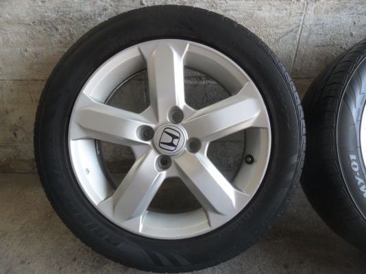 ล้อแม็ก 15นิ้ว 4รู100 ฮอนด้า พร้อมยาง สวยๆ 4 ล้อ ราคา 4900 บาท