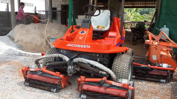 ขายด่วน รถตัดหญ้า 5 ใบตัด JACOBSEN รถนอกแท้
