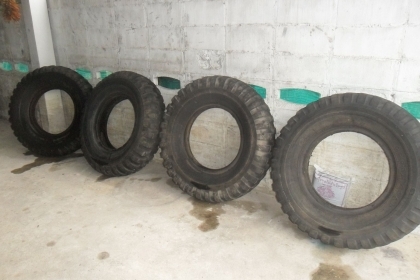 เจ๊สั่งลุย ยาง 9.00-20 ลายทหาร สวยๆ ราคา เส้นละ 1200 บาท