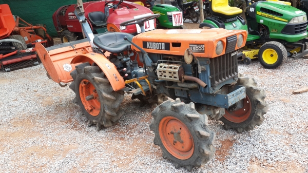 ขายด่วนรถไถkubota B6000 4×4 พร้อมโรตารี่ ขายด่วนรถไถkubota B6000 4×4 พร้อมโรตารี่