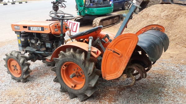 ขายด่วนรถไถkubota B6000 4×4 พร้อมโรตารี่ ขายด่วนรถไถkubota B6000 4×4 พร้อมโรตารี่