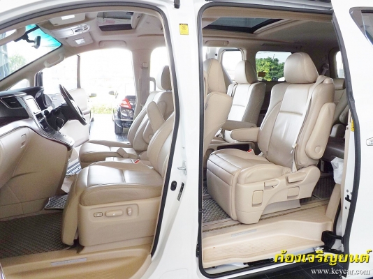 TOYOTA VELLFIRE 2.4 AT ปี 2011