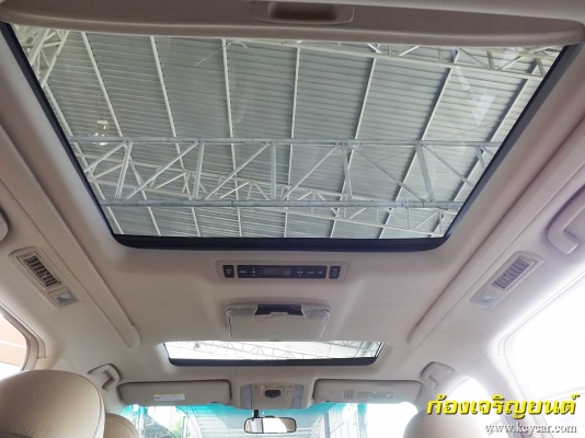 TOYOTA VELLFIRE 2.4 AT ปี 2011