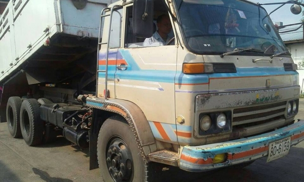 ขาย10ล้อ1เพลา ISUZU JCM เครื่องดี แคชซีสวย สภาพพร้อมใช้งาน เอกสารพร้อมโอน สนใจโทร 090-8588220คุณนะ 093-3258446คุณบิว ID:narong498 หรือ www.truck.in.th/498 หรือเพจFacebook ณรงค์ ซื้อขายรถมือสอง (เว็บไซต์ส่วนตัว)