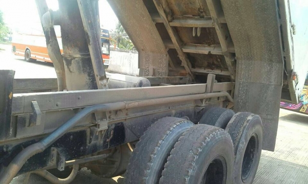 ขาย10ล้อ1เพลา ISUZU JCM เครื่องดี แคชซีสวย สภาพพร้อมใช้งาน เอกสารพร้อมโอน สนใจโทร 090-8588220คุณนะ 093-3258446คุณบิว ID:narong498 หรือ www.truck.in.th/498 หรือเพจFacebook ณรงค์ ซื้อขายรถมือสอง (เว็บไซต์ส่วนตัว)