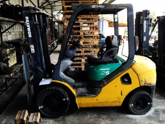 ขายถูกๆ KOMATSU FG25-16 สนใจติดต่อ083-062-0223