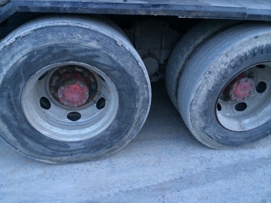 ขายสิบล้อหัวลาก2เพลา(เฉพาะหัว)MITSUBISHI FN527HRSเครื่องM6ติดก๊าซNgv8ถัง