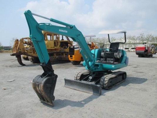 ขายKomatsu. Pc30-7.  เก่านอกสภาพดี พร้อมใช้งาน มีเอกสารแจ้งจำหน่าย
