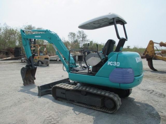 ขายKomatsu. Pc30-7.  เก่านอกสภาพดี พร้อมใช้งาน มีเอกสารแจ้งจำหน่าย
