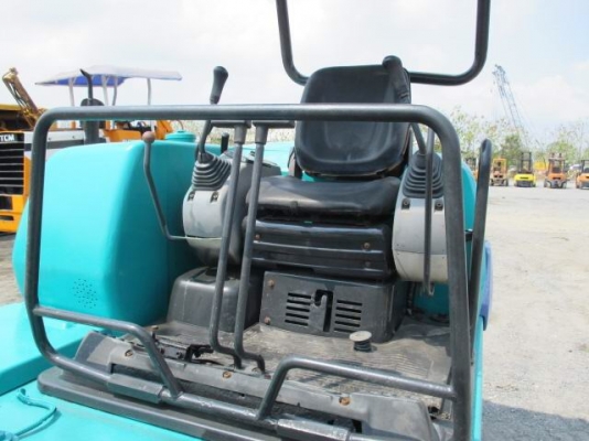 ขายKomatsu. Pc30-7.  เก่านอกสภาพดี พร้อมใช้งาน มีเอกสารแจ้งจำหน่าย