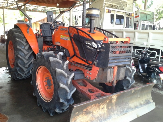 ขาย แทรกเตอร์ KUBOTA M 9540  สภาพเติมๆ เครื่องดี เกียร์ดี ถูกๆ สวยๆ