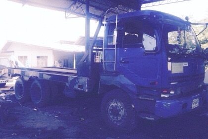 NISSAN UD CD45V 275 HP PE6 สิบล้อ 2 เพลา เทรลเลอร์ท้ายลาดขึ้นรถแบ็คโฮร CAT 320 ได้สบายเลยครับ เครื่องแน่นกำลังแรงดีสุดๆไม่มีแตกไม่มีเยิ้มเลยครับ ภายในเก๋งคอนโซลสวยครบ พวงมาลัยเพาเวอร์ ระบบเบรคทริ๊ปฟี้ครบครัน ช่วงล่างแน่นคัชซีใหญ่มากๆไม่มีแตกไม่มีบวมเลย ยา