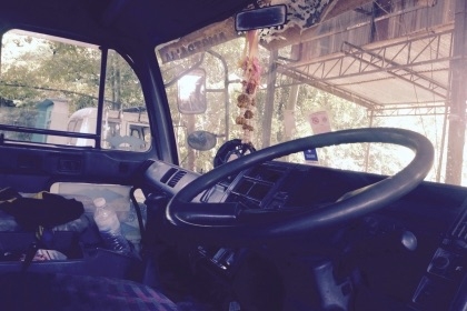 NISSAN UD CD45V 275 HP PE6 สิบล้อ 2 เพลา เทรลเลอร์ท้ายลาดขึ้นรถแบ็คโฮร CAT 320 ได้สบายเลยครับ เครื่องแน่นกำลังแรงดีสุดๆไม่มีแตกไม่มีเยิ้มเลยครับ ภายในเก๋งคอนโซลสวยครบ พวงมาลัยเพาเวอร์ ระบบเบรคทริ๊ปฟี้ครบครัน ช่วงล่างแน่นคัชซีใหญ่มากๆไม่มีแตกไม่มีบวมเลย ยา