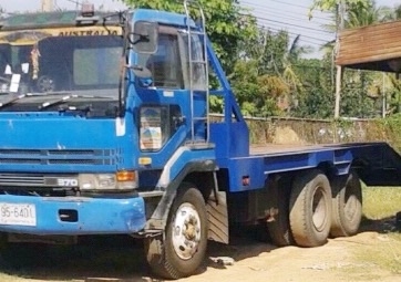 NISSAN UD CD45V 275 HP PE6 สิบล้อ 2 เพลา เทรลเลอร์ท้ายลาดขึ้นรถแบ็คโฮร CAT 320 ได้สบายเลยครับ เครื่องแน่นกำลังแรงดีสุดๆไม่มีแตกไม่มีเยิ้มเลยครับ ภายในเก๋งคอนโซลสวยครบ พวงมาลัยเพาเวอร์ ระบบเบรคทริ๊ปฟี้ครบครัน ช่วงล่างแน่นคัชซีใหญ่มากๆไม่มีแตกไม่มีบวมเลย ยา