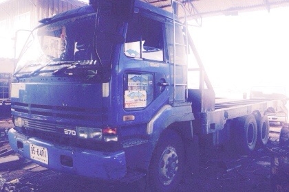 NISSAN UD CD45V 275 HP PE6 สิบล้อ 2 เพลา เทรลเลอร์ท้ายลาดขึ้นรถแบ็คโฮร CAT 320 ได้สบายเลยครับ เครื่องแน่นกำลังแรงดีสุดๆไม่มีแตกไม่มีเยิ้มเลยครับ ภายในเก๋งคอนโซลสวยครบ พวงมาลัยเพาเวอร์ ระบบเบรคทริ๊ปฟี้ครบครัน ช่วงล่างแน่นคัชซีใหญ่มากๆไม่มีแตกไม่มีบวมเลย ยา