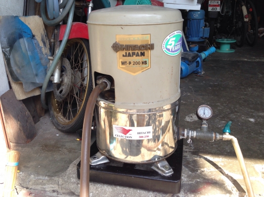 ขายปั้มน้ำอัตโนมัติ Hitachi 200W ถังสแตนเลสอย่างดี สภาพสวย ตรวจเช็คแรงดันเรียบร้อย ไม่มีรั่วซึม พร้อมใช้งาน