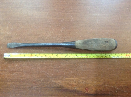 ขายไขควงปะกับด้ามไม้โบราณ IRWIN 10 1/2" ขายไขควงปะกับด้ามไม้โบราณ IRWIN 10 1/2"