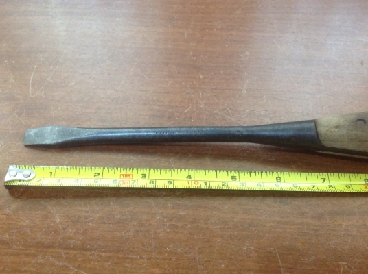 ขายไขควงปะกับด้ามไม้โบราณ IRWIN 10 1/2" ขายไขควงปะกับด้ามไม้โบราณ IRWIN 10 1/2"