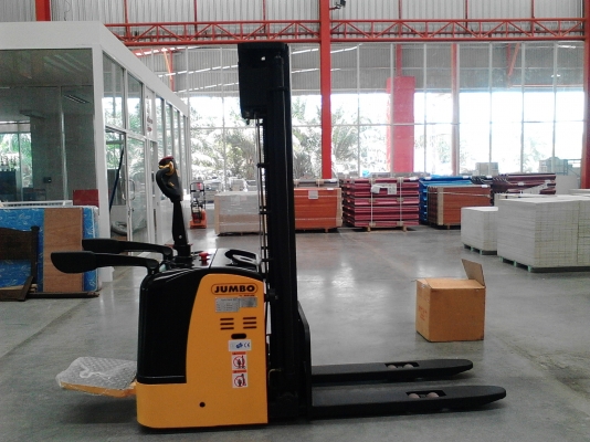 ตัดใจขาดทุน 1 แสน ขายรถ stacker มือหนึ่ง 310,000