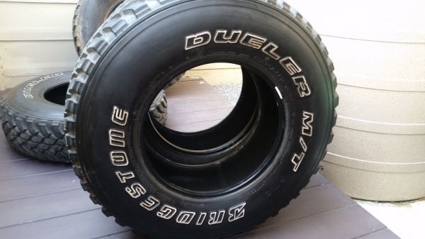 ขายยาง Bridgestone M/T 235 85 ขอบ 16 สภาพทำยางอะไหล่ครับ