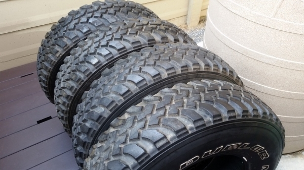 ขายยาง Bridgestone M/T 235 85 ขอบ 16 สภาพทำยางอะไหล่ครับ