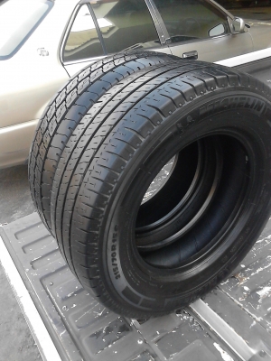 215/70R15 มี 2 เส้น ดอกยาง สวย หนา  โทร.081-427-3941
