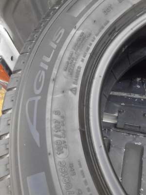 215/70R15 มี 2 เส้น ดอกยาง สวย หนา  โทร.081-427-3941