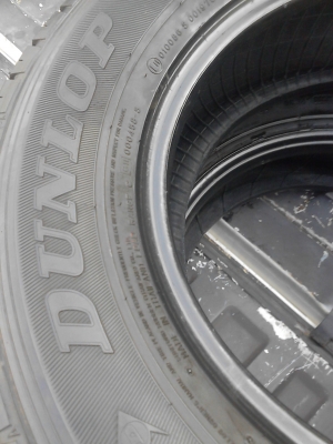 215/70R15 มี 2 เส้น ดอกยาง สวย หนา  โทร.081-427-3941