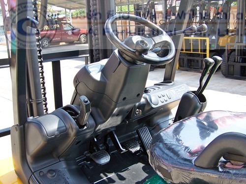 ขาย รถโฟล์คลิฟท์ KOMATSU รุ่น FD30C-16