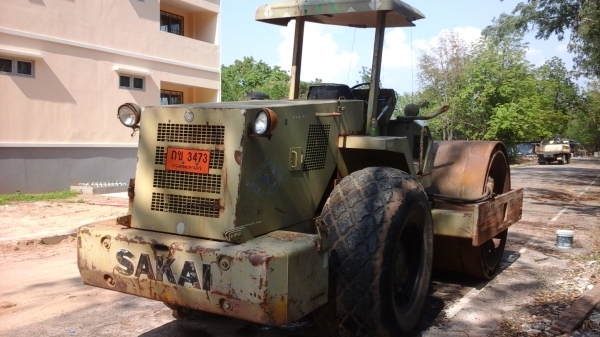 ขายด่วนรถบดSAKAI-SV500DFสั่นสเทือน2เพลามีทะเบืยน10ตัน