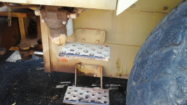 ขายด่วนรถบดSAKAI-SV500DFสั่นสเทือน2เพลามีทะเบืยน10ตัน