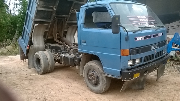 ขายรถดั้ม 6 ล้อดั้มพร้อมใช้เอกสารพร้อมโอน ขาย 355000 บาท