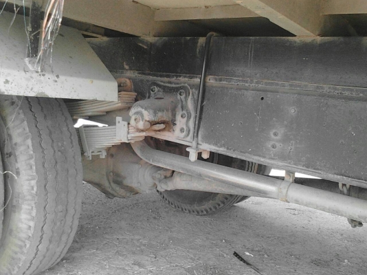 Hino6ล้อ FC(ซุปเปอร์เสี่ยแท้) ยาว 5.5ม. พร้อมเครน3ตัน 5เหลี่ยม ท้องวี 3ปอก 2ชัก เครื่องดี ครัทซีสวย รถพร้อมใช้งาน ขาย 490,000 บาท(ศุภากร081-4252943)