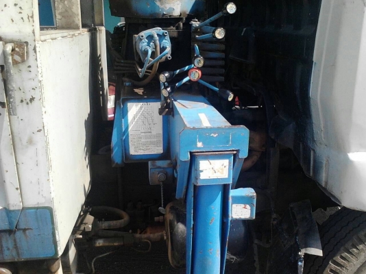 Hino6ล้อ FC(ซุปเปอร์เสี่ยแท้) ยาว 5.5ม. พร้อมเครน3ตัน 5เหลี่ยม ท้องวี 3ปอก 2ชัก เครื่องดี ครัทซีสวย รถพร้อมใช้งาน ขาย 490,000 บาท(ศุภากร081-4252943)