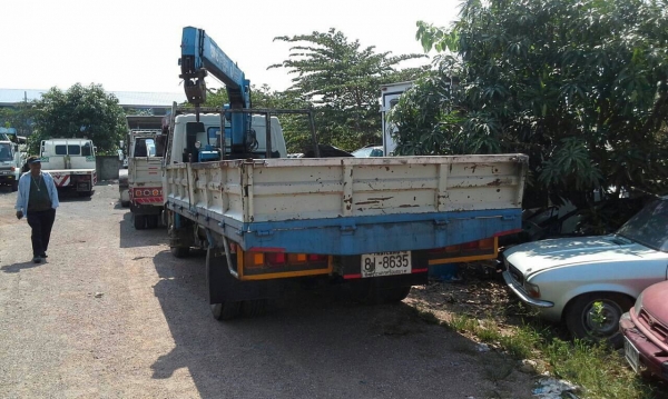 Hino6ล้อ FC(ซุปเปอร์เสี่ยแท้) ยาว 5.5ม. พร้อมเครน3ตัน 5เหลี่ยม ท้องวี 3ปอก 2ชัก เครื่องดี ครัทซีสวย รถพร้อมใช้งาน ขาย 490,000 บาท(ศุภากร081-4252943)