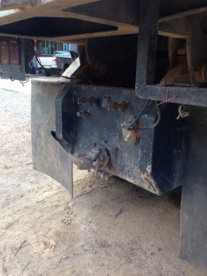 รถอีซูซุ  10  ล้อดั้ม  240  แรงม้า.  ปี 38   สนใจติดต่อ 081 - 6079515