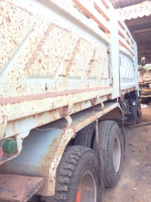 รถอีซูซุ  10  ล้อดั้ม  240  แรงม้า.  ปี 38   สนใจติดต่อ 081 - 6079515