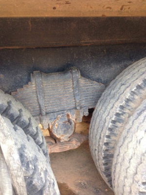 รถอีซูซุ  10  ล้อดั้ม  240  แรงม้า.  ปี 38   สนใจติดต่อ 081 - 6079515